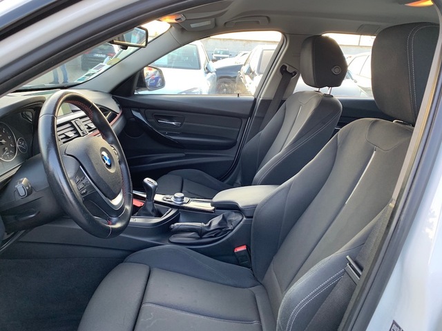 BMW BMW Série 3 (F31) touring 318d 143 sport