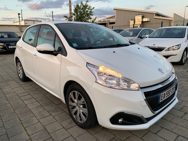 Peugeot Peugeot 208 1.6 BlueHDi 100ch Style 5p