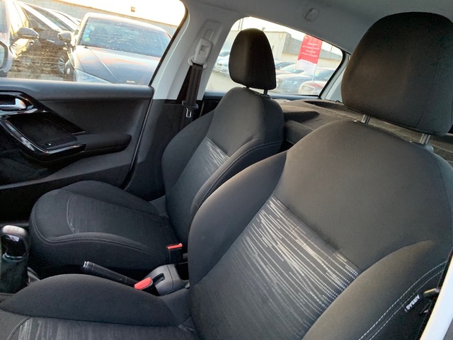 Peugeot Peugeot 208 1.6 BlueHDi 100ch Style 5p