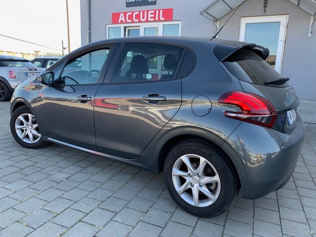 Peugeot Peugeot 208 1.6 BlueHDi 100ch Allure 5p