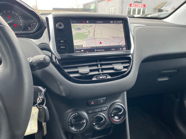 Peugeot Peugeot 208 1.2 PureTech 82ch Allure 5p