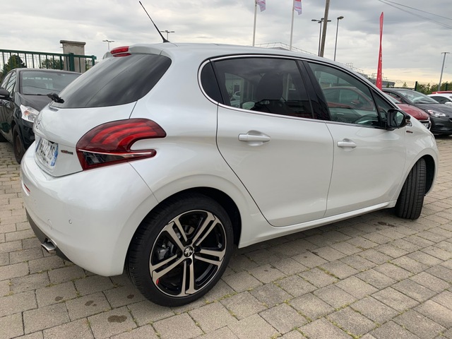 Peugeot Peugeot 208 1.5 HDI 100CH GT LINE 5P