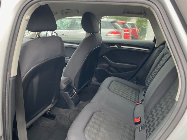 Audi Audi A3 II 1.6 TDI 105ch DPF Start/Stop Ambiente