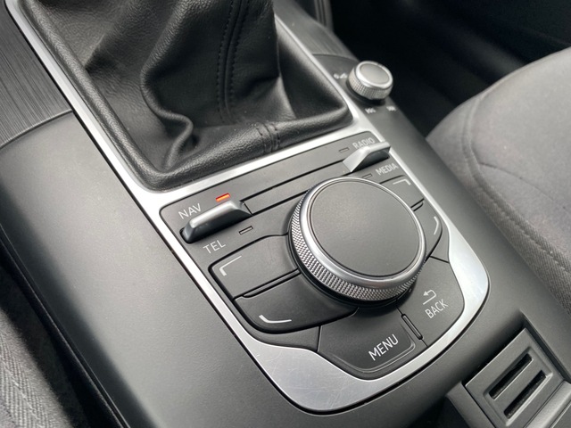 Audi Audi A3 II 1.6 TDI 105ch DPF Start/Stop Ambiente